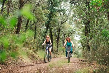 Prêt de VTT électriques à Pézenas dans l'Hérault 